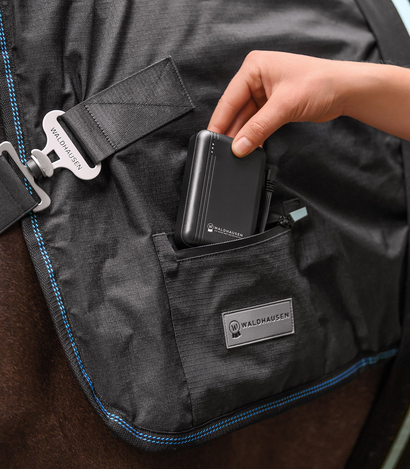 Powerbank för 3890.. Waldhausen Health + Care TecSupreme värme- och massagetäcke, 5000 mAh / 7,4 V